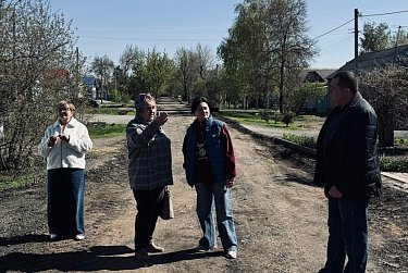 По просьбам жителей Оренбурга на улице Красногвардейской идет ремонт дороги